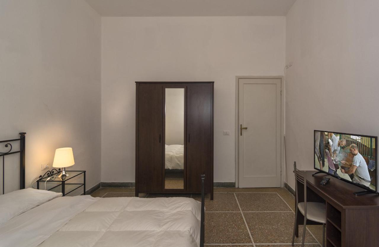 Hostel B&B Pisa Buitenkant foto